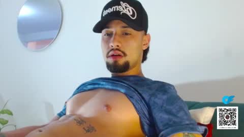 Snapshot of mathew444 chatting on 14, 12, 2025 STRURIBE ON INSTAGRAM online show from 14, 12, 2025