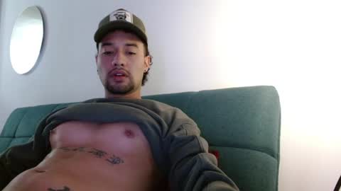 STRURIBE ON INSTAGRAM online show from 21, 4, 2026