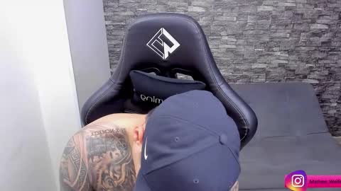 Snapshot of mathew_wolf4 chatting on 25, 11, 2025 Mathew Independent model online show from 25, 11, 2025