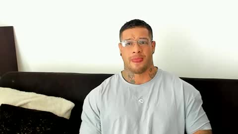 Snapshot of mathews_roses chatting on 24, 9, 2025 Marck Mathews online show from 24, 9, 2025