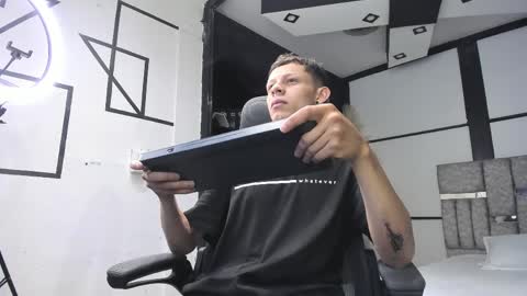 MathewSanz  online show from 4, 4, 2026