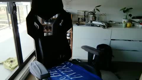 Snapshot of matt89aus chatting on 27, 12, 2024 MRD online show from 27, 12, 2024