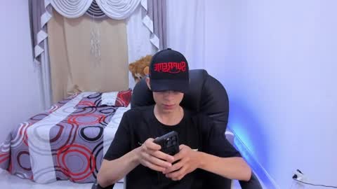Snapshot of matthewboy_ chatting on 6, 5, 2026 MatthewBoy online show from 6, 5, 2026