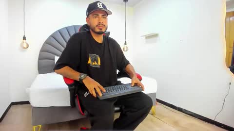 Snapshot of matthewcullenn chatting on 7, 2, 2026 Matthew online show from 7, 2, 2026