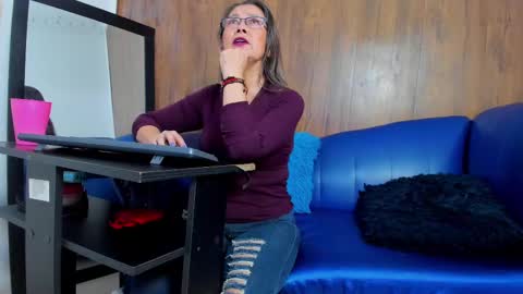 Snapshot of mature_beautiful chatting on 18, 2, 2025 Lucy online show from 18, 2, 2025