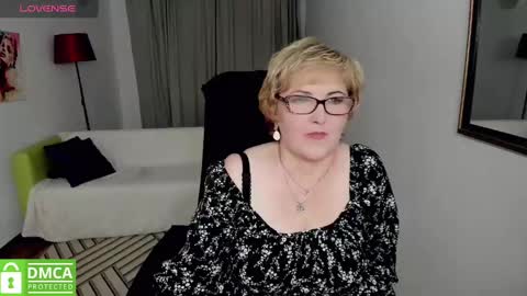 Snapshot of mature_blonde7 chatting on 21, 12, 2024 Lana online show from 21, 12, 2024