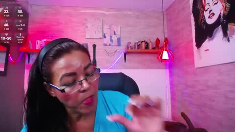 Snapshot of maturepure_ chatting on 10, 9, 2025 maturepure_ online show from 10, 9, 2025