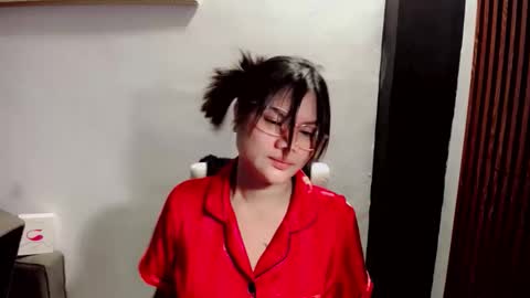 Snapshot of maui2612 chatting on 10, 1, 2026 Maui 18 online show from 10, 1, 2026