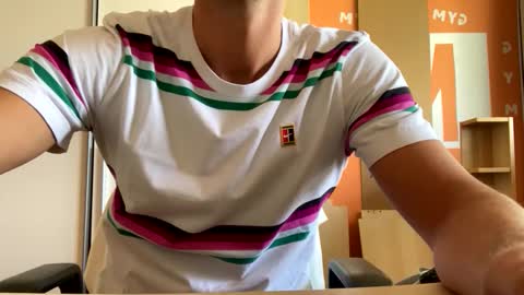 Snapshot of max681334 chatting on 10, 10, 2025 max681334 online show from 10, 10, 2025