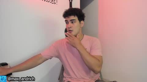 Snapshot of max__andrich chatting on 7, 11, 2025 Max... online show from 7, 11, 2025