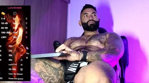 max__prada online show from 12, 10, 2025