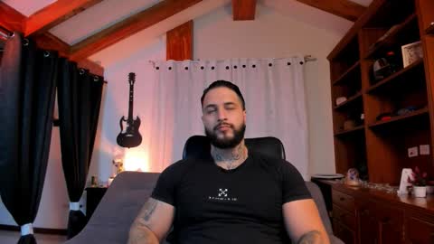 max D. online show from 8, 10, 2025