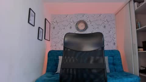 max D. online show from 15, 4, 2026