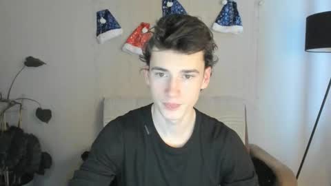 Snapshot of max_foks chatting on 6, 1, 2026 Max online show from 6, 1, 2026