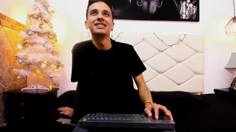 Snapshot of max_kogan chatting on 29, 12, 2024 max online show from 29, 12, 2024