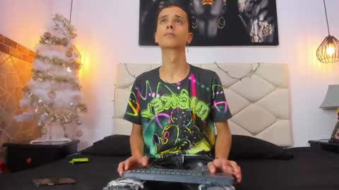 Snapshot of max_kogan chatting on 4, 1, 2025 max online show from 4, 1, 2025