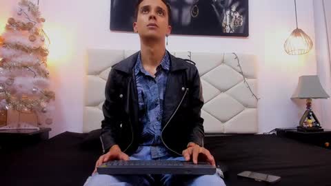 Snapshot of max_kogan chatting on 8, 1, 2025 max online show from 8, 1, 2025