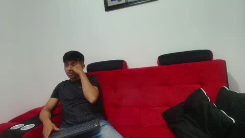 Snapshot of max_latin_ chatting on 10, 1, 2025 max_latin_ online show from 10, 1, 2025