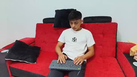 Snapshot of max_latin_ chatting on 17, 1, 2025 max_latin_ online show from 17, 1, 2025