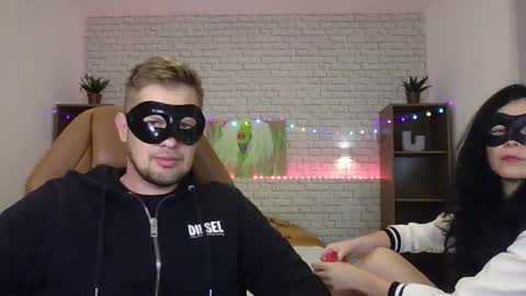 Snapshot of max_mila_888 chatting on 11, 9, 2025 Max Aliya online show from 11, 9, 2025