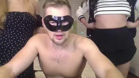 Snapshot of max_mila_888 chatting on 30, 9, 2025 Max Aliya online show from 30, 9, 2025
