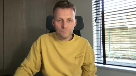 Max take off clothes online show from 13, 3, 2026