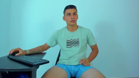 Snapshot of max_wild01 chatting on 15, 6, 2026 MAX online show from 15, 6, 2026