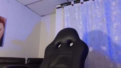 Snapshot of maxandalyn_ chatting on 8, 1, 2025 Max Dalyn online show from 8, 1, 2025