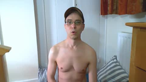 Snapshot of maxdavies chatting on 12, 3, 2026 Max Davies online show from 12, 3, 2026