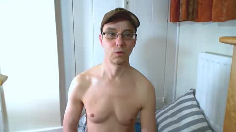 Snapshot of maxdavies chatting on 14, 3, 2026 Max Davies online show from 14, 3, 2026