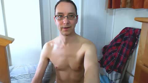 Snapshot of maxdavies chatting on 18, 3, 2026 Max Davies online show from 18, 3, 2026