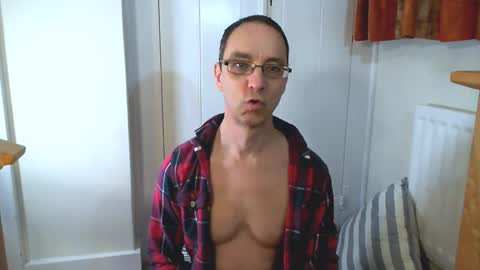 Snapshot of maxdavies chatting on 19, 3, 2026 Max Davies online show from 19, 3, 2026