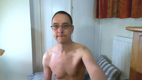 Snapshot of maxdavies chatting on 17, 4, 2026 Max Davies online show from 17, 4, 2026