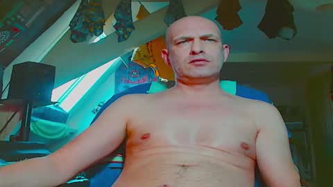 maxhardcore77 online show from 14, 4, 2026