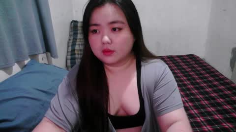 Snapshot of maxie_cat chatting on 21, 1, 2025 Maxie online show from 21, 1, 2025