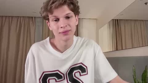 Snapshot of maxim_burn chatting on 5, 3, 2025 maxim burn online show from 5, 3, 2025