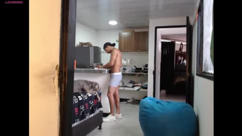 Maximo Aron Vega online show from 23, 12, 2024