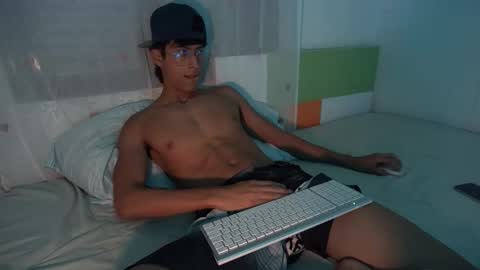 Snapshot of maximofx_ chatting on 19, 9, 2025 MaximofX online show from 19, 9, 2025