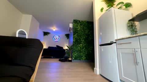 Maximus7871 online show from 5, 12, 2024