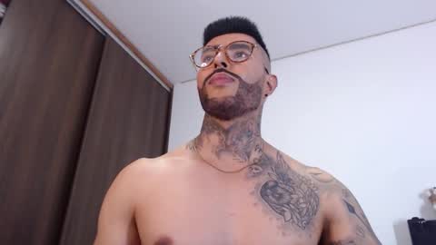 Independent Model online show from 28, 12, 2024