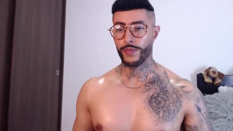 Independent Model online show from 13, 1, 2025