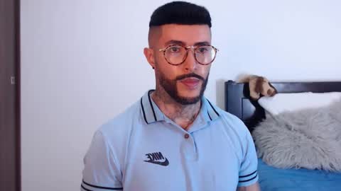 Independent Model online show from 14, 1, 2025