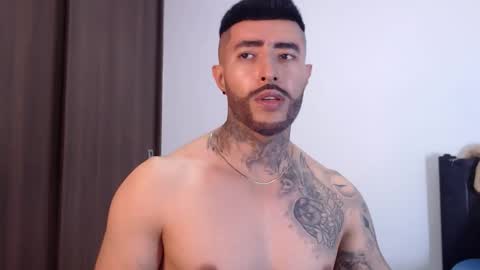 Independent Model online show from 15, 1, 2025