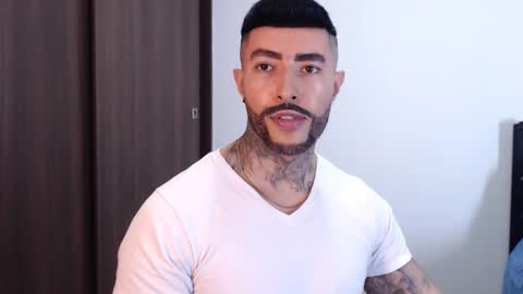 Independent Model online show from 26, 1, 2025