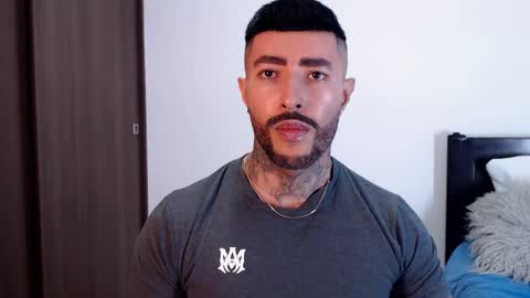 Independent Model online show from 26, 1, 2025