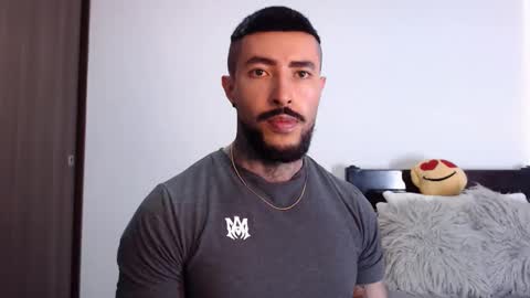 Independent Model online show from 10, 3, 2025