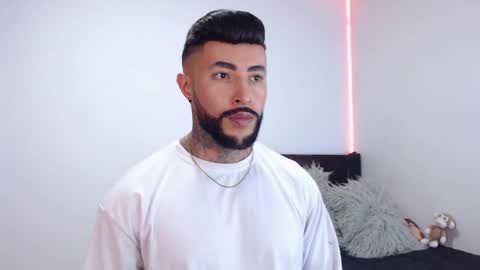 Independent Model online show from 17, 9, 2025