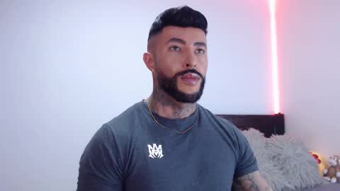 Independent Model online show from 19, 10, 2025