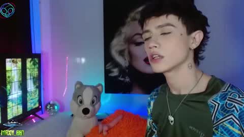 Snapshot of maxiy_001 chatting on 8, 3, 2025 Max online show from 8, 3, 2025