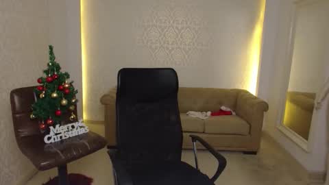 MaxKaiden online show from 22, 12, 2025